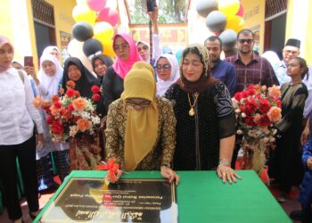 Didampingi Ketua Dekranasda, Wali Kota Pematangsiantar Meresmikan Baitul Quran Paradep Puspa