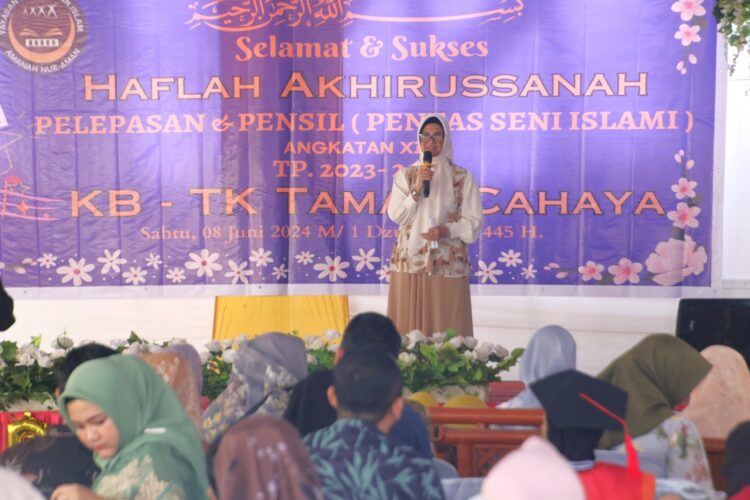 Susanti Dewayani Menghadiri Haflah Akhirussanah dan Pentas Seni KB – TK Taman Cahaya