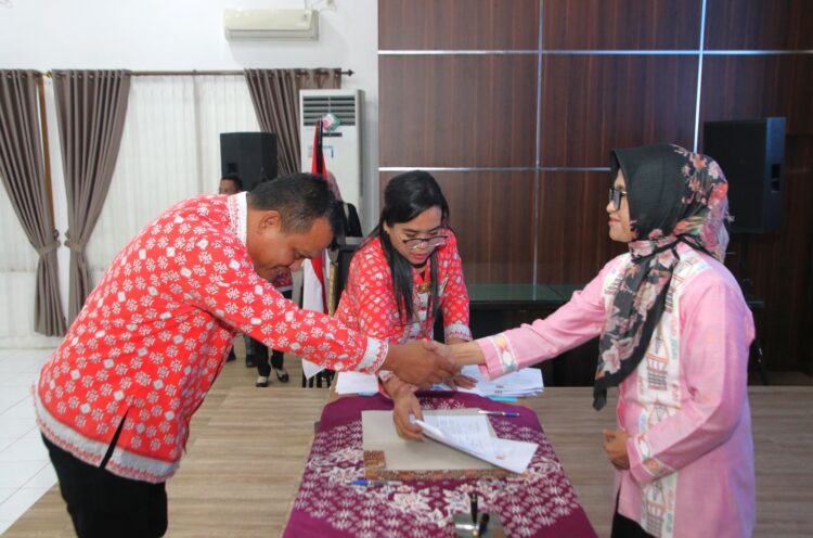 Susanti Dewayani Menghadiri Penandatanganan Fakta Integritas serta Komitmen Kepatuhan Kode Etik dan Kode Perilaku oleh para ASN Pemko Pematangsiantar