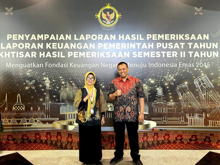 Wali Kota Pematangsiantar Menghadiri Seminar Nasional serta Penyerahan LHP-LKPP