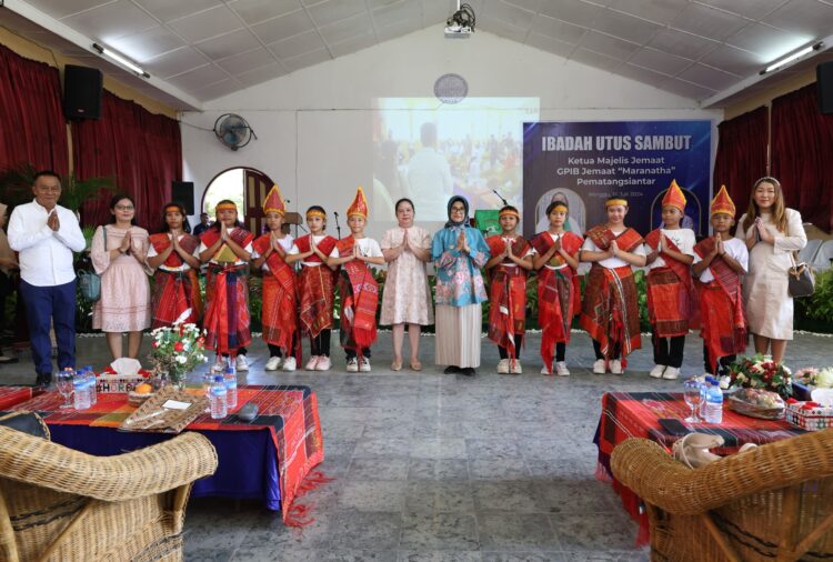 Susanti Dewayani Menghadiri Acara Utus Sambut Pendeta/Ketua Majelis Jemaat Gereja Protestan di Indonesia bagian Barat (GPIB) Maranatha Pematangsiantar