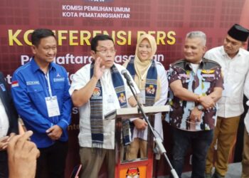 Mendaftar ke KPU Pematangsiantar, Paslon Wesly Silalahi – Herlina Tonjolkan Visi Misi ” Cerdas Aman Sejahtera “