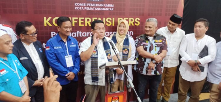 Mendaftar ke KPU Pematangsiantar, Paslon Wesly Silalahi – Herlina Tonjolkan Visi Misi ” Cerdas Aman Sejahtera “