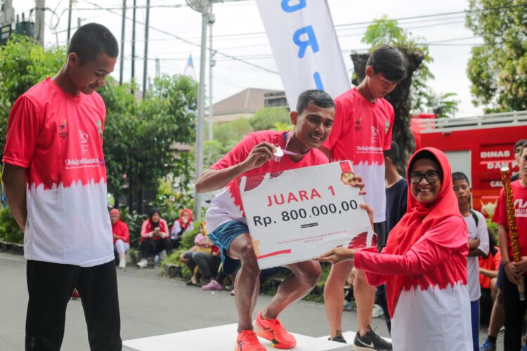 Wali Kota Pematangsianțar Menghadiri Car Free Day bertajuk Gempita Kemerdekaan ke 79 Republik Indonesia