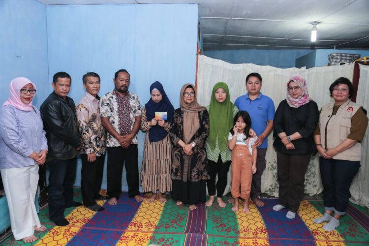 Wali Kota Pematangsiantar Beri Bantuan kepada Keluarga Korban Hanyut di Sungai Bah Bolon