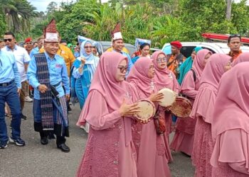 Lantunan Sholawat Nabi Iringi Pendaftaran H Anton Saragih – Benny Sinaga sebagai Bacalon Bupati – Wakil Bupati Simalungun