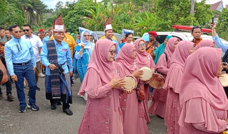 Lantunan Sholawat Nabi Iringi Pendaftaran H Anton Saragih – Benny Sinaga sebagai Bacalon Bupati – Wakil Bupati Simalungun
