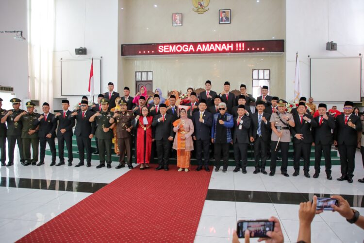 Susanti Dewayani Menghadiri Pengucapan Sumpah/Janji 30 Anggota DPRD Kota Pematangsiantar Masa Jabatan 2024-2029