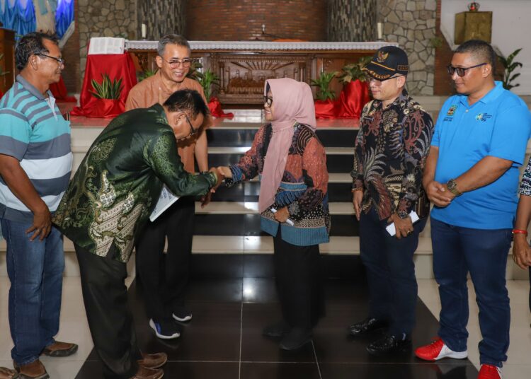 Susanti Dewayani Mengunjungi slSejumlah Rumah Ibadah di kota Pematangsiantar