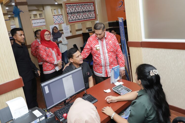 Pjs Wali Kota Pematangsiantar Mengunjungi Mall Pelayanan Publik di Plaza Ramayana