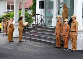 Drs Matheos Tan MM Memimpin Apel Pagi Gabungan di Lingkungan Pemko Pematangsiantar