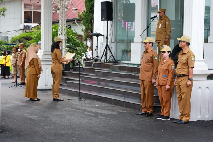 Drs Matheos Tan MM Memimpin Apel Pagi Gabungan di Lingkungan Pemko Pematangsiantar