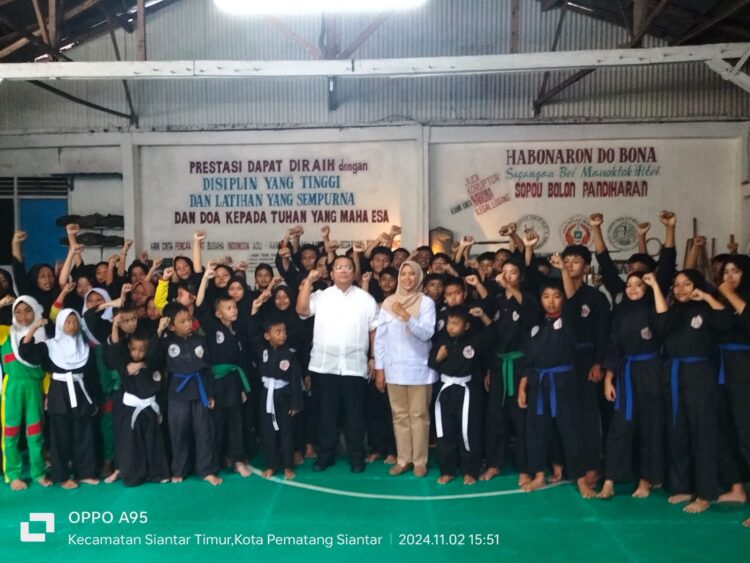 Paslon Wesly Silalahi – Herlina Buka Kejuaraan Internal Teratai Kembang Championship Tahun 2024