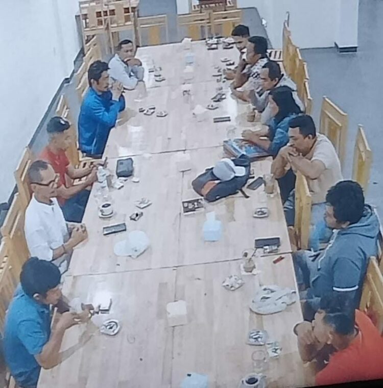 14 PPK Bertemu dengan Ketua Tim Pemenangan Mangatas – Ade Purba , Hanya 1 Orang Dipecat