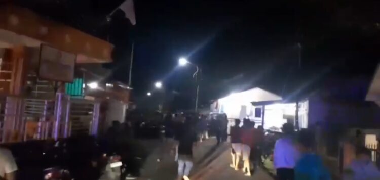 Bentrok antar Dua Ormas di Pematangsiantar. Posko Pemenangan Wesly – Herlina Dilempari Batu dan Kayu