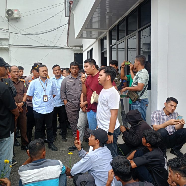 “Jaksa Nakal” di Kejari Pematangsianțar. GPA Tuding Jaksa HPS Intervensi UKPBJ untuk Kepentingan Pribadi