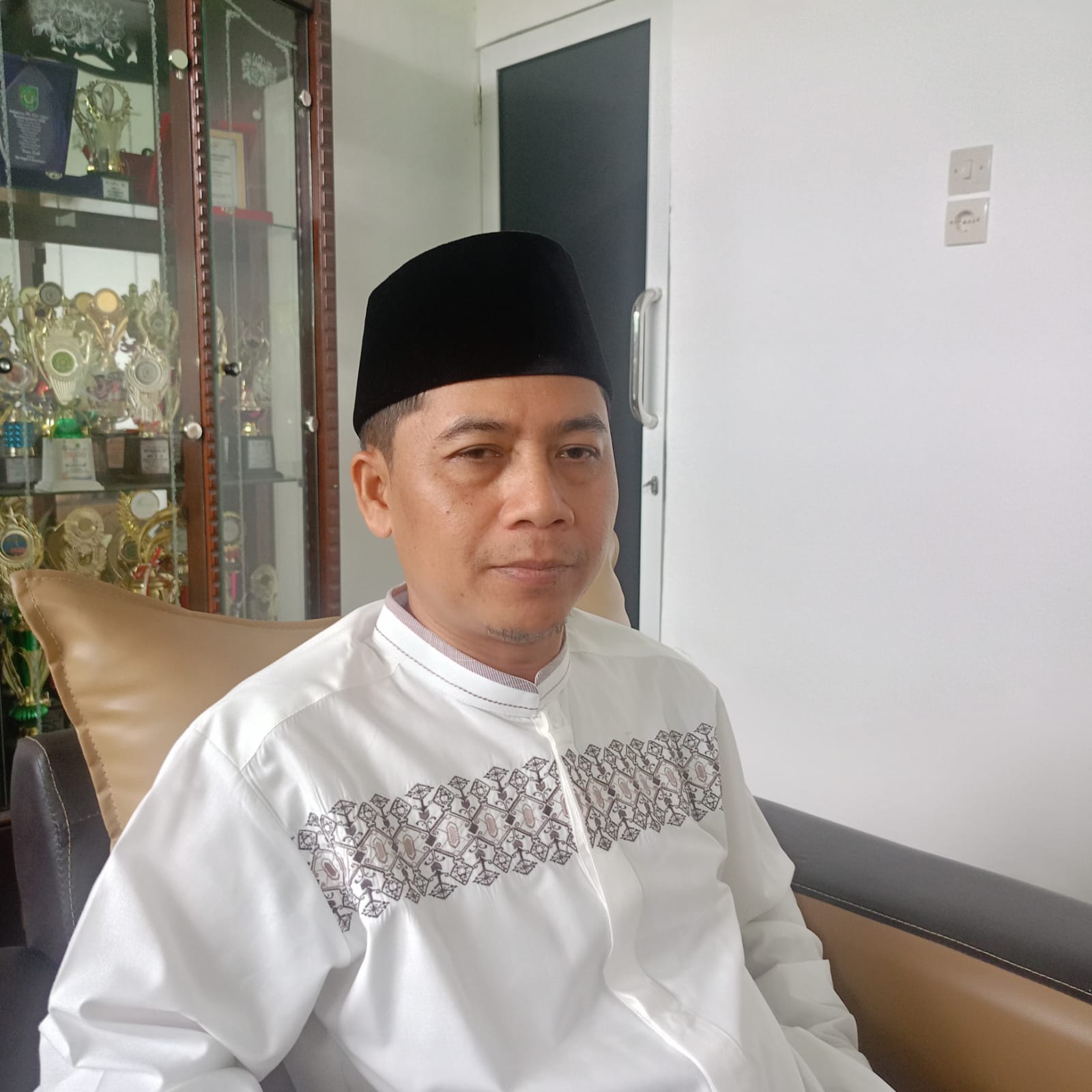 Menjabat Plt Ka MTs Negeri 3 Tanah Jawa, Budi Suemdi Diduga Rekayasa SIMPATIKA Sertifikasi Kemenag RI
