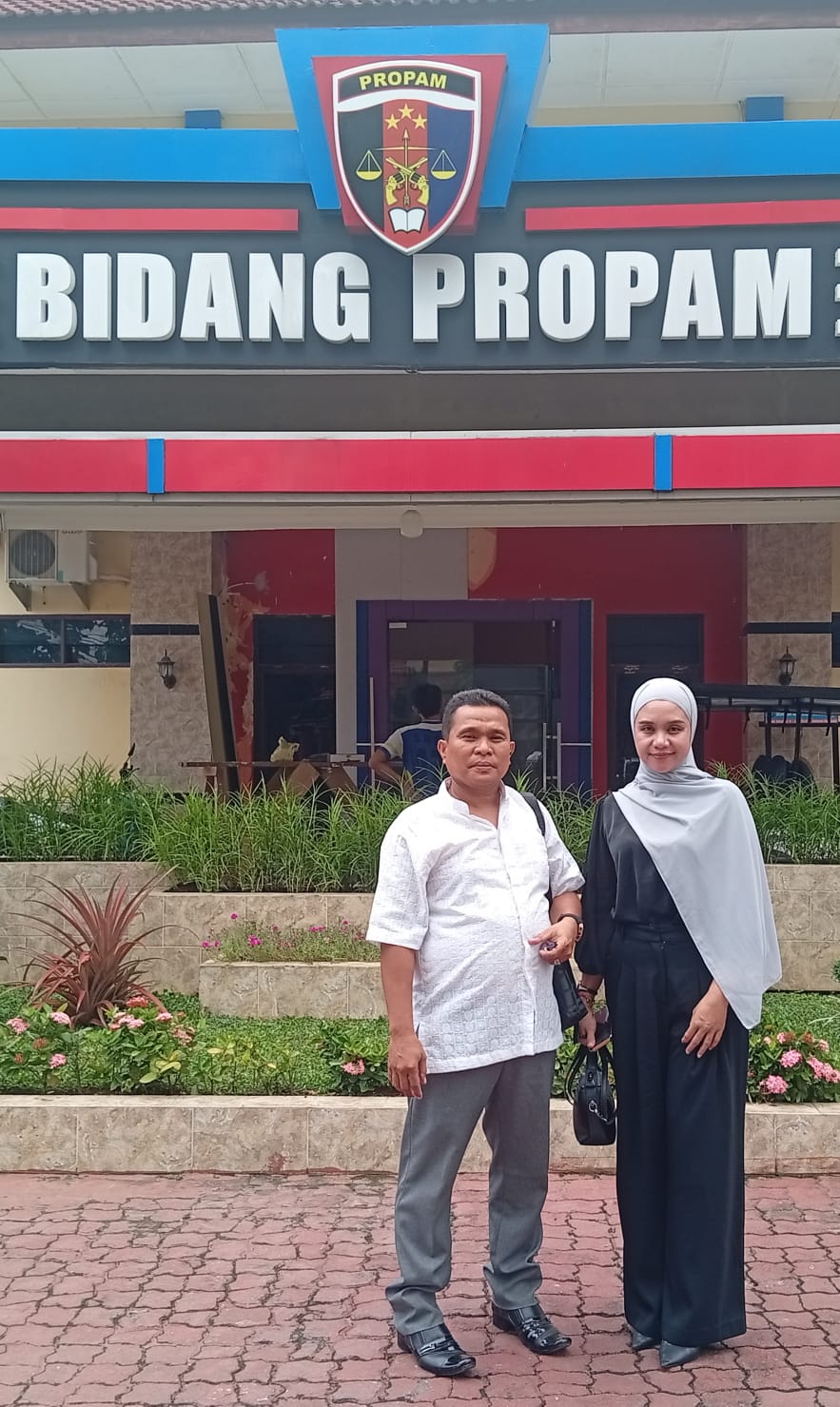 Diduga Dibekingi Oknum Polisi, DC PT Mizuho Leasing Indonesia Ambil Paksa Mobil. Korban Lapor ke Propam Poldasu