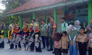 Babinsa Koramil 06-01/Bogor Tengah Dampingi Penyerahan Bantuan Sosial PT Dyandra Promosindo kepada SD N Perwira