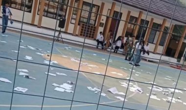 Siswa/Siswi SMA Negeri 13 Bekasi Lakukan Aksi Pertanyakan Berita Viral Menyangkut Sekolahnya