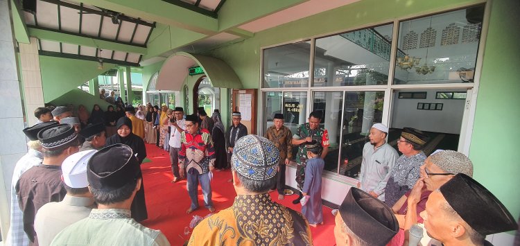 Babinsa Koramil 06-06/Tanah Sareal Hadiri Acara Santunan anak Yatim Piatu di Wilayah Binaan
