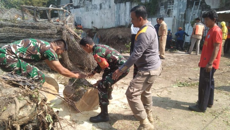 Kerja Bakti Anggota Koramil 06-05/Bogor Utara Bersama Pemkot Bogor, Upaya Peduli Lingkungan
