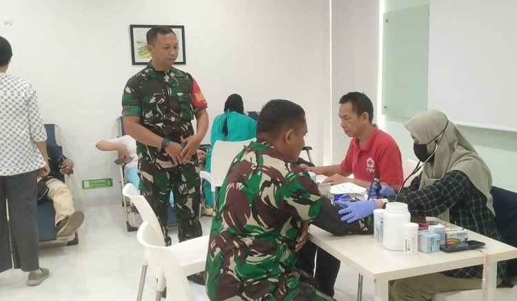 Sukseskan Bhakti Sosial Donor Darah, Babinsa Koramil 06-05/Bogor Utara Lakukan Monitoring dan Pemantauan
