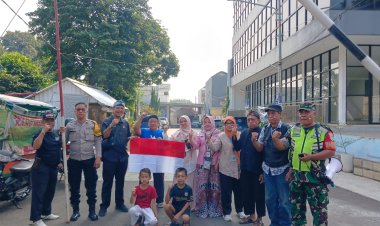 Sambut HUT ke - 79 Kemerdekaan RI, Babinsa Koramil 06-06/Tanah Sareal Himbau Warga Pasang Bendera Merah Putih