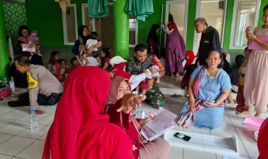 Babinsa Koramil 06-05/Bogor Utara Monitoring Kegiatan Posyandu di Kelurahan Binaan