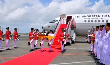 Duplikat Bendera Merah Putih dan Teks Proklamasi Tiba di Balikpapan, Kirab Berlanjut ke IKN