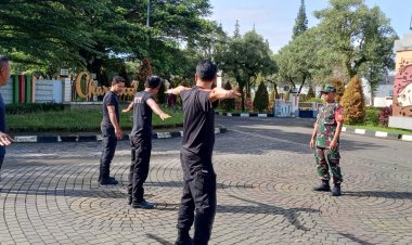 Disiplin Jalankan Tugas Scurity, Babinsa Koramil 06-06/Tanah Sareal Berikan Pelatihan PBB