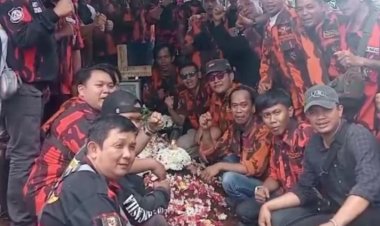 Upacara Pemakaman Yudi Wijaya (Ko Encang) Puluhan Kader Pemuda Pancasila Beri Penghormatan Terakhir
