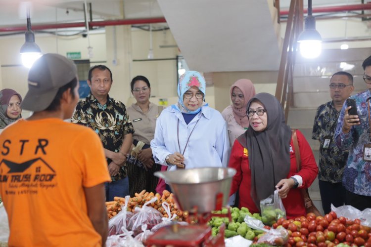 Sekda Ajak Masyarakat Cintai Pasar Tradisional