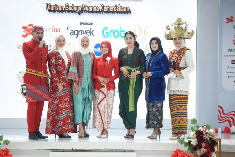 Ratusan Peserta Meriahkan Lomba Peragaan Busana Nusantara
