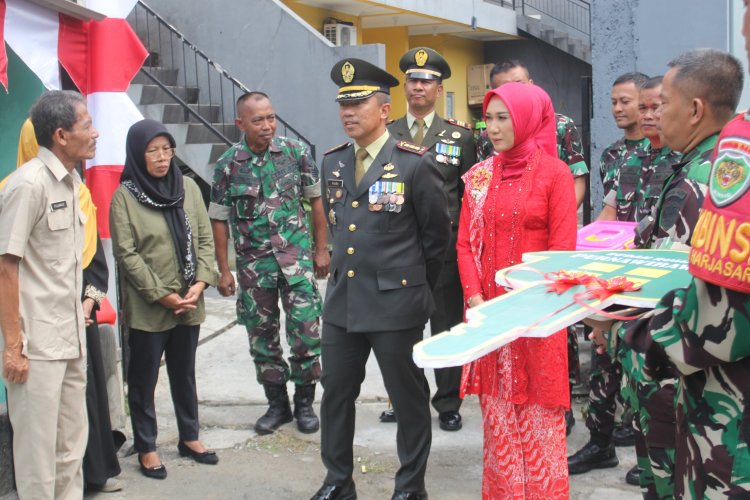 Dalam Rangka HUT RI Ke 79, Dandim 0606/Kota Bogor Serahkan Kunci Rumah, Program RTLH Purnawirawan Warakawuri dan Veteran TNI Kodam III /Slw
