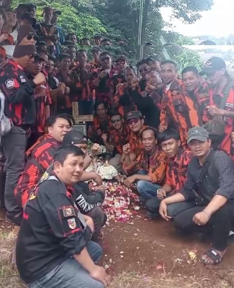 Upacara Pemakaman Yudi Wijaya (Ko Encang) Puluhan Kader Pemuda Pancasila Beri Penghormatan Terakhir