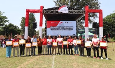 Pemberian Hadiah Lomba Foto dan Video HJB ke-542