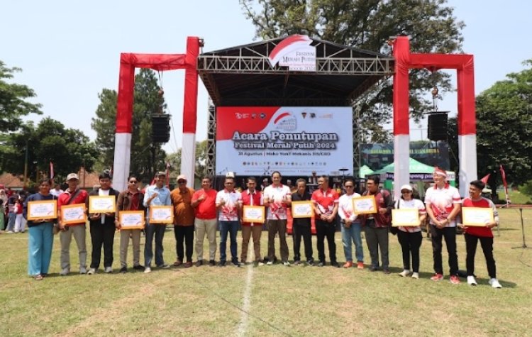 Pemberian Hadiah Lomba Foto dan Video HJB ke-542