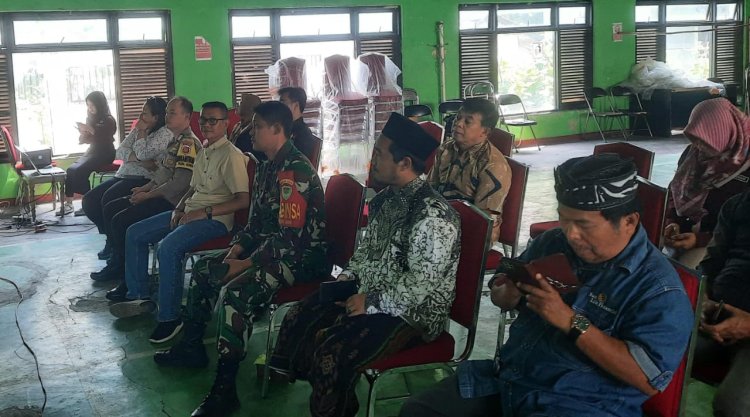 Babinsa Koramil 06-05/Bogor Utara Pantau Rapat Pleno Terbuka Rekapitulasi Daftar Pemilih Hasil Pemuktahiran ( DPHP )