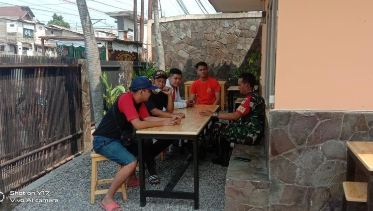 Tingkatkan Ekonomi Warga, Babinsa Koramil 06-06/Tanah Sareal Komsos Dengan Pelaku UMKM