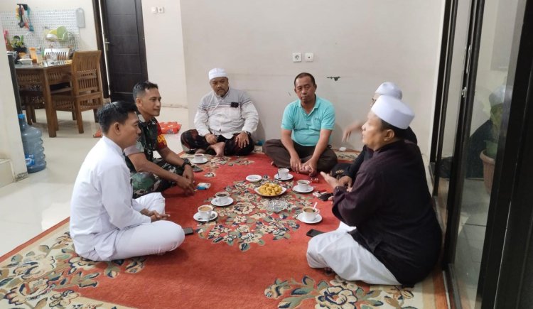 Babinsa Koramil 06-02/Bogor Selatan Komsos dengan Tokoh Agama Di Wilayah Binaan