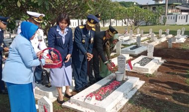 Dandim 0606/Kota Bogor Upacara Ziarah Nasional dalam rangka HUT TNI Ke 79 Tahun 2024 di Taman Makam Pahlawan Dreded Kota Bogor