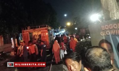 Kebakaran di Pemukimam Padat Bogor, diduga akibat Konsleting listrik.