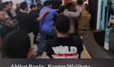 Akibat Banjir , Kantor Walikota Kendari di Geruduk Massa.