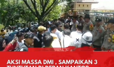 Aksi Massa DMI , Sampaikan 3 Tuntutan di depan Kantor Dinkes Sukabumi