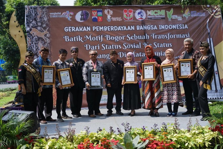 4,1 KM Kain Batik Dibentangkan, Kota Bogor Pecahkan Rekor ORI