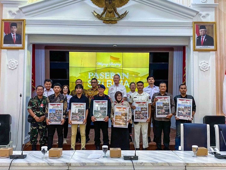 Pasukan Pengibar Bendera di Tugu Kujang Diganjar Penghargaan