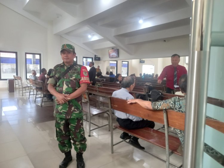 Berikan Rasa Aman, Babinsa Pantau Kegiatan Ibadah di Gereja Wilayah Binaan