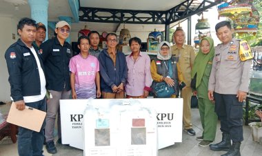 Penyerahan Kotak Suara di TPS 13 Kelurahan Keradenan Berjalan Lancar