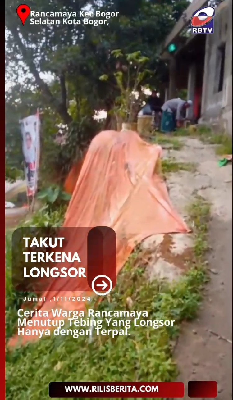 Cerita Warga Rancamaya Menutup Tebing Yang Longsor Hanya dengan Terpal.